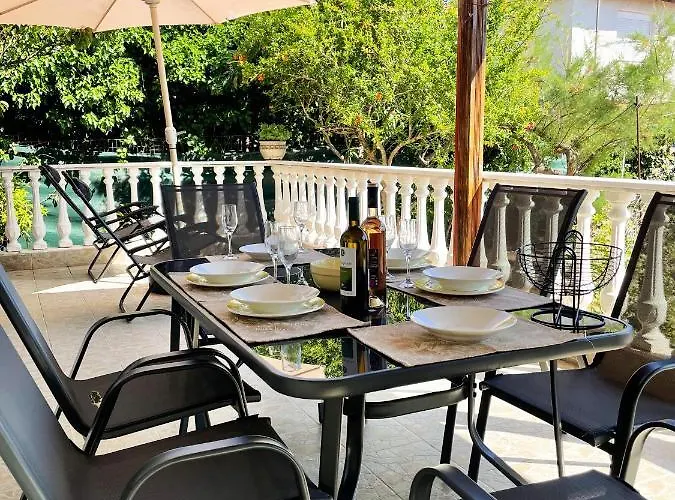 Дом отдыха Casa Lia-beach Front