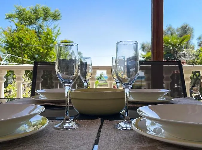 Дом отдыха Casa Lia-beach Front *