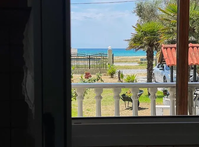 Дом отдыха Casa Lia-beach Front