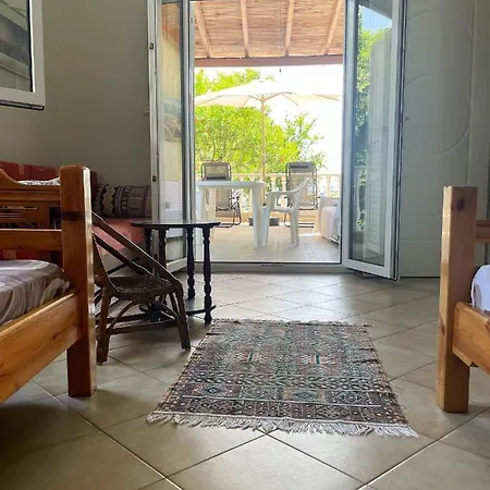 Casa Lia-beach Front Semesterbostad *
